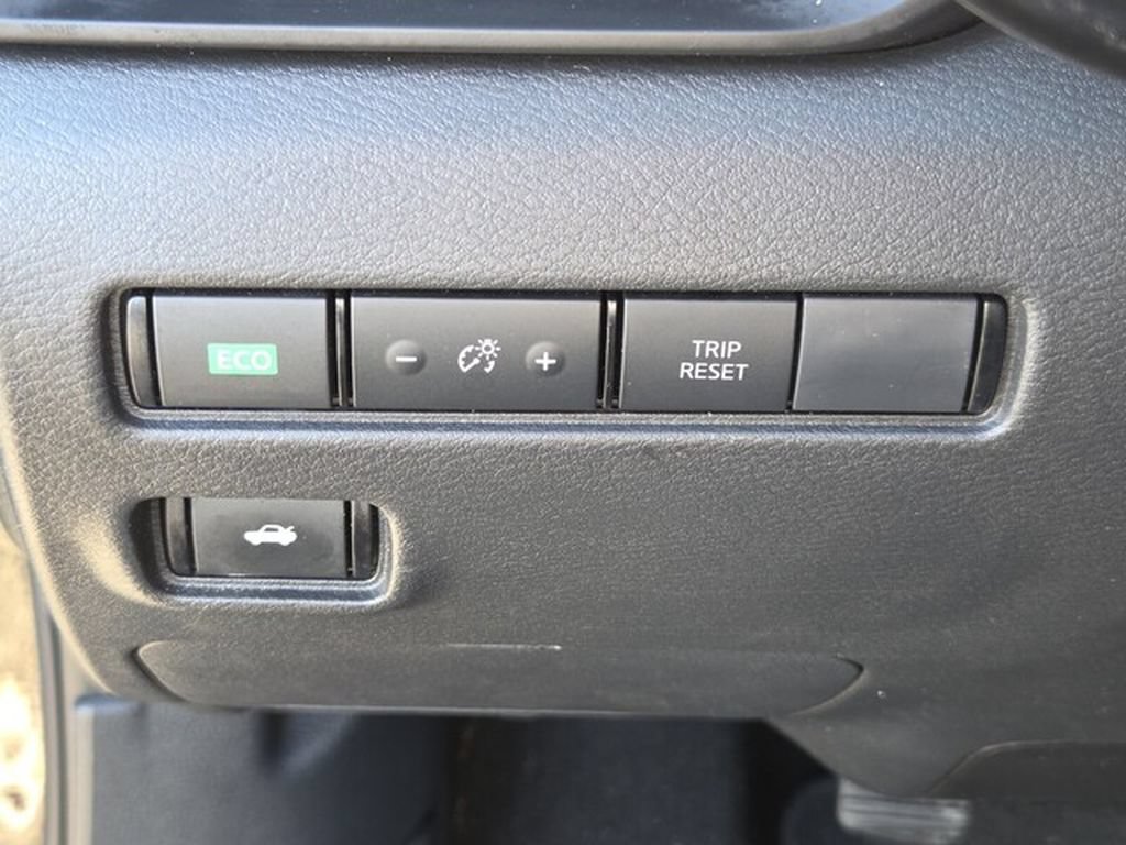 Used 2025 Nissan Sentra S FWD image 27
