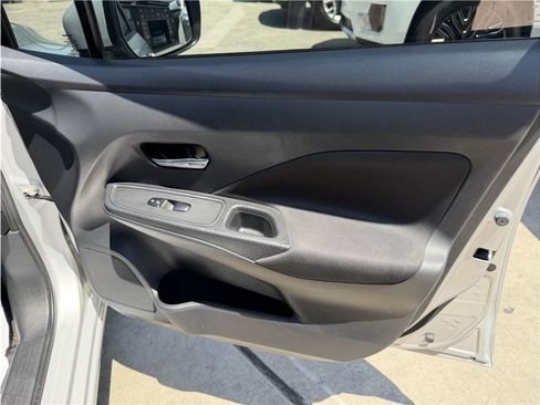 Used 2021 Nissan Versa SV FWD image 30