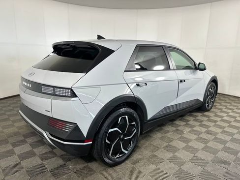 Used 2024 Hyundai Ioniq 5 SEL image 3