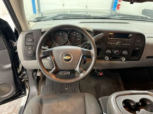 Used 2011 Chevrolet Silverado 1500 LS w/ LPO, Chrome Package RWD image 11