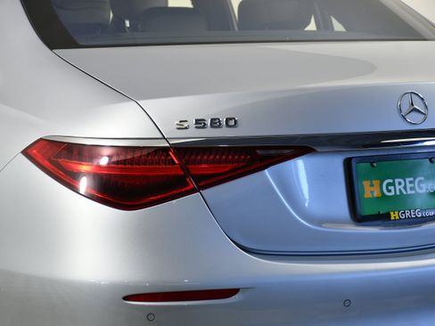 Used 2024 Mercedes-Benz S 580 4MATIC Sedan image 34