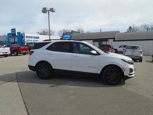 Used 2022 Chevrolet Equinox RS w/ Infotainment Package image 5