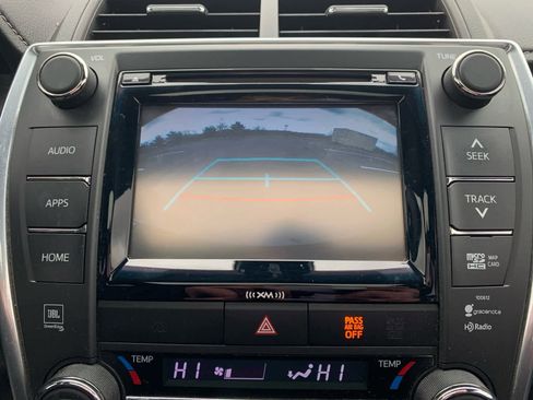 Used 2017 Toyota Camry XLE image 18