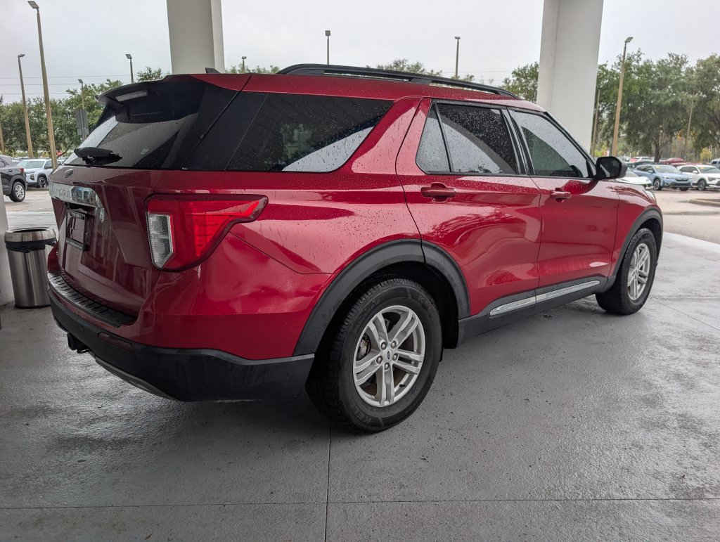 Used 2021 Ford Explorer XLT w/ Equipment Group 202A RWD image 9