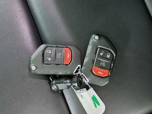 Used 2024 Jeep Wrangler Unlimited Rubicon 4xe w/ Technology Group AWD/4WD image 28