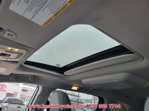 Certified 2023 Toyota Sienna Limited image 20