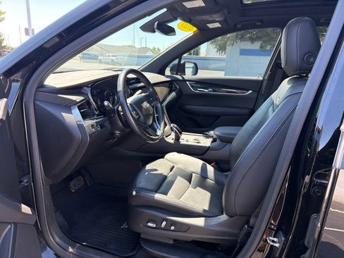 Used 2020 Cadillac XT6 Premium Luxury w/ LPO, Floor Liner Package FWD image 17