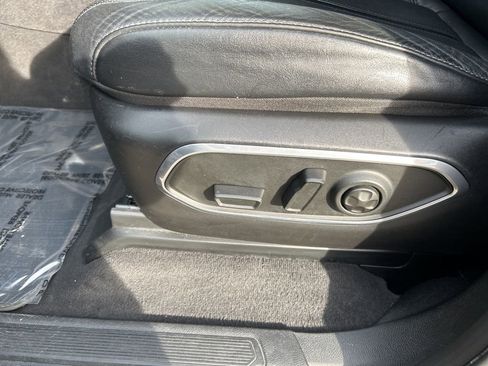 Used 2024 Jeep Wagoneer L Series II w/ Flexible Seating Group image 19