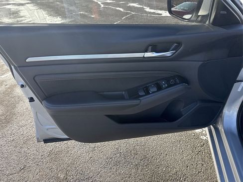 Used 2021 Nissan Altima 2.5 SV image 21