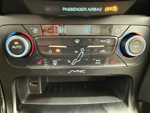 Used 2015 Ford Focus Electric Hatchback FWD image 34