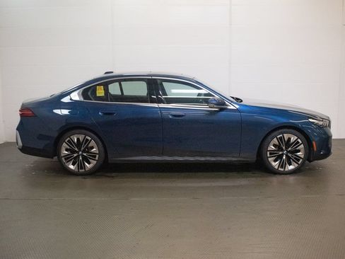Used 2026 BMW 540i xDrive AWD/4WD image 3