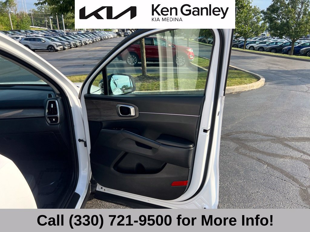 Certified 2023 Kia Sorento S w/ Panoramic Sunroof Package AWD/4WD image 57