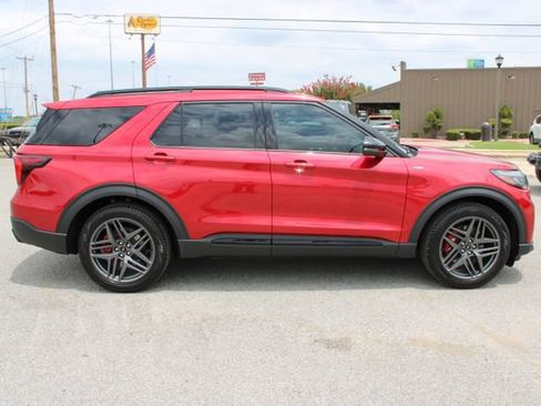 New 2026 Ford Explorer ST-Line w/ ST-Line Street Pack RWD image 3