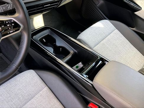 Certified 2023 Volkswagen ID.4 Pro image 16