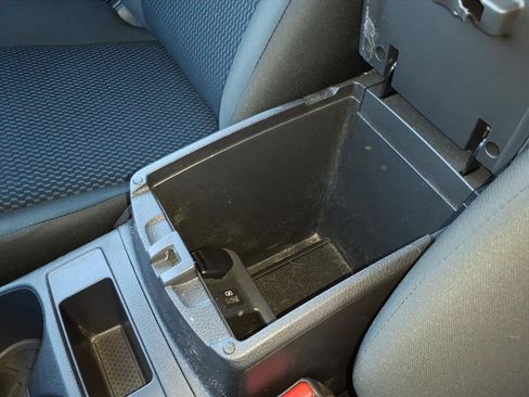 Used 2021 Nissan Rogue Sport S image 26