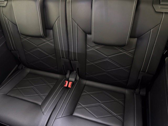 Used 2024 Volkswagen Atlas SE w/ Black Wheel Package AWD/4WD image 29