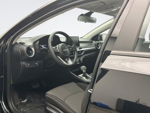 Used 2023 Kia Forte LXS FWD image 10