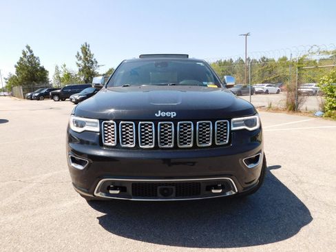 Used 2019 Jeep Grand Cherokee Overland AWD/4WD image 3