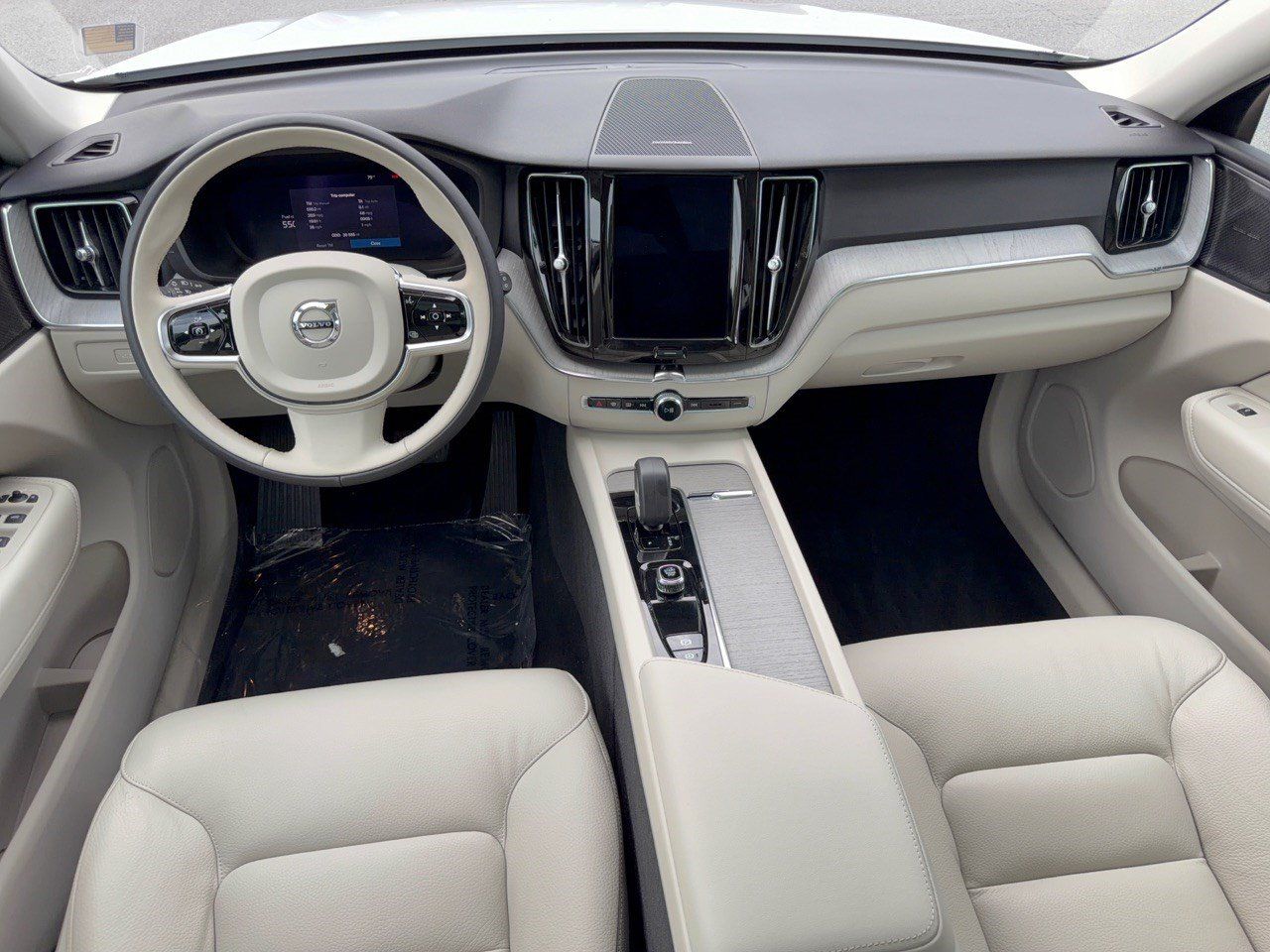 Used 2024 Volvo XC60 B5 Plus w/ Climate Package AWD/4WD image 17