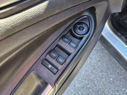 Used 2018 Ford Escape SE image 10