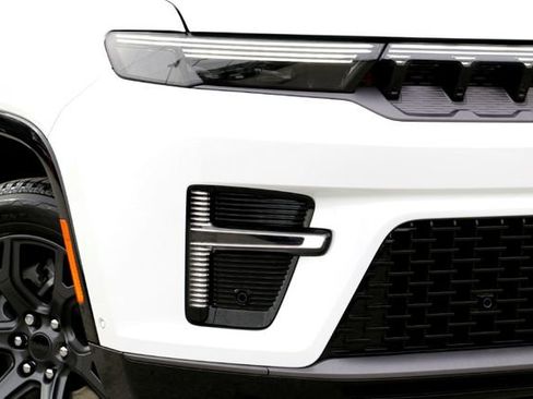 New 2026 Jeep Grand Wagoneer L Limited image 3