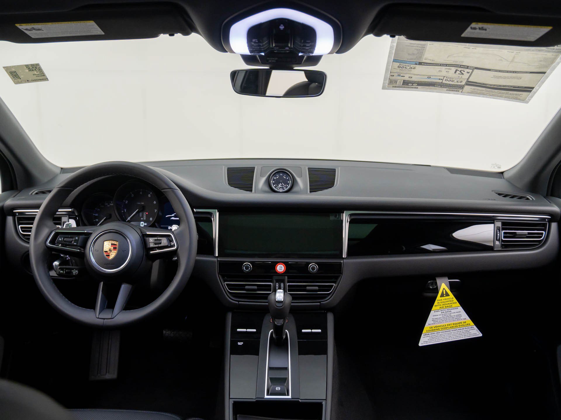 Used 2026 Porsche Macan AWD/4WD image 11