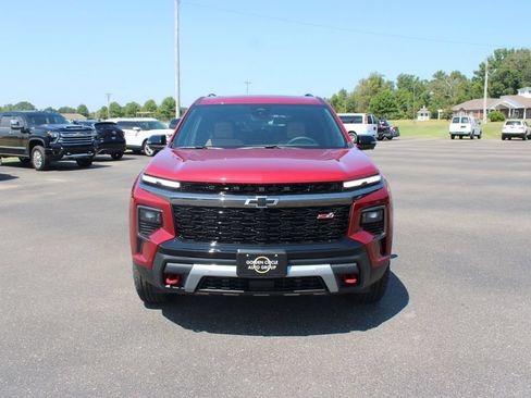 New 2027 Chevrolet Traverse Z71 w/ Enhanced Driving Package AWD/4WD image 3