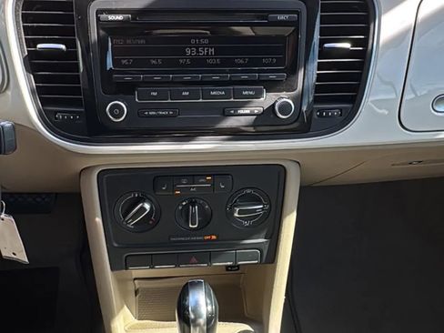 Used 2014 Volkswagen Beetle 2.5 image 62