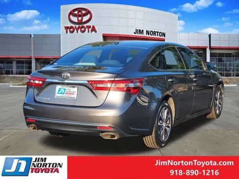 Used 2018 Toyota Avalon XLE FWD image 6