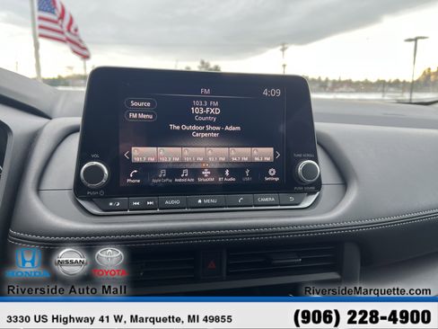 Used 2024 Nissan Rogue S image 17