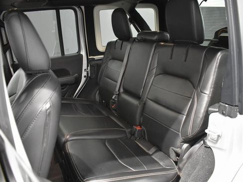 Used 2022 Jeep Wrangler Unlimited Sahara w/ Cold Weather Group image 34