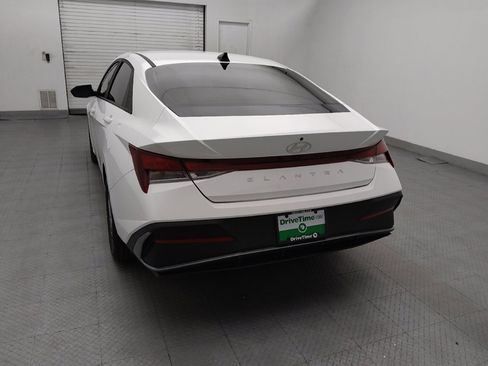 Used 2024 Hyundai Elantra SEL FWD image 6