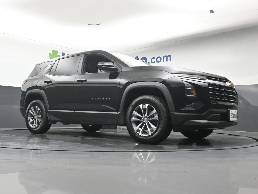 Used 2025 Chevrolet Equinox LT w/ Safety and Technology Package AWD/4WD image 16