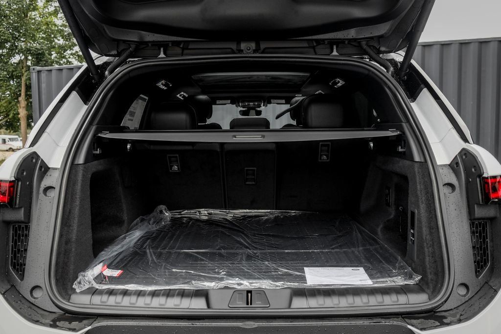 New 2027 Land Rover Range Rover Sport SE AWD/4WD image 9