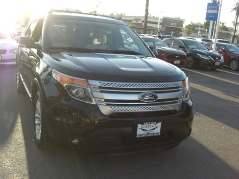 Used 2015 Ford Explorer XLT w/ Equipment Group 201A image 2