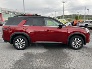 Used 2023 Nissan Pathfinder SL w/ Black Appearance Package AWD/4WD video 2