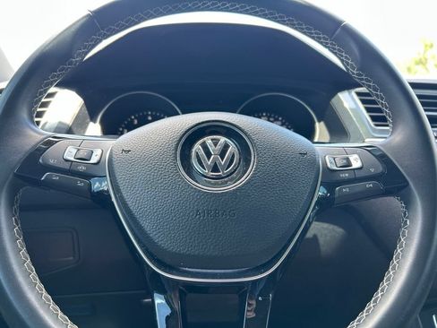 Used 2021 Volkswagen Tiguan SE FWD image 23