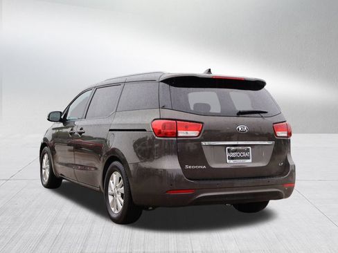Used 2015 Kia Sedona LX w/ LX Convenience Package FWD image 21