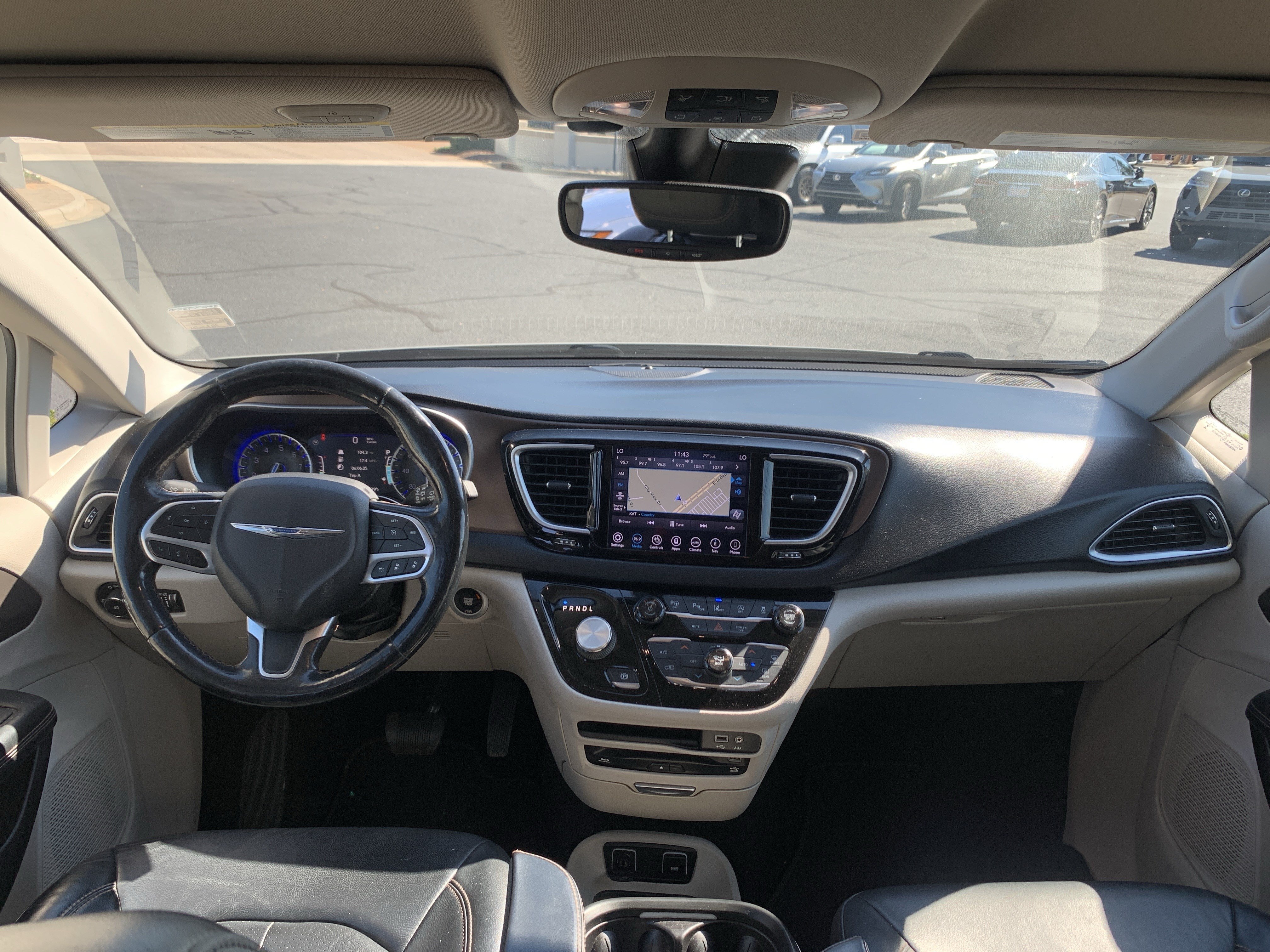 Used 2019 Chrysler Pacifica Touring-L Plus w/ Advanced Safetytec Group FWD image 30