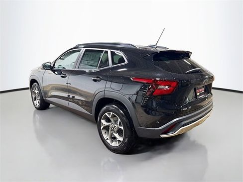 New 2026 Chevrolet Trax LT w/ Driver Confidence Package image 10