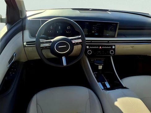 Used 2025 Hyundai Tucson SEL image 11