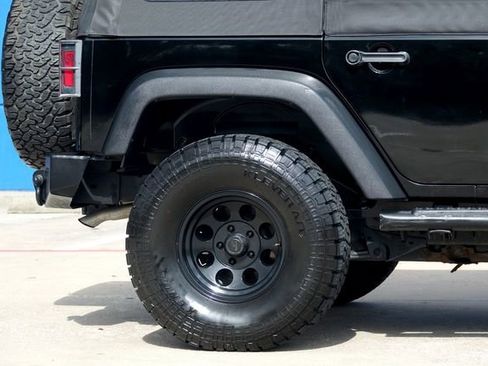 Used 2010 Jeep Wrangler Unlimited Sport image 30