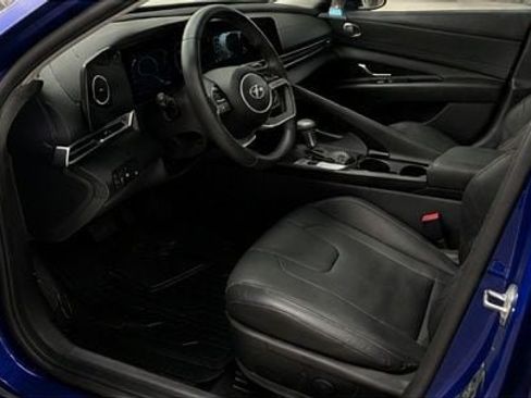 Used 2023 Hyundai Elantra Limited FWD image 7
