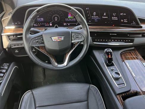 Certified 2024 Cadillac Escalade Premium Luxury image 13