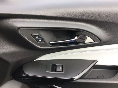 New 2026 Chevrolet Trax LT w/ Sunroof Package image 12