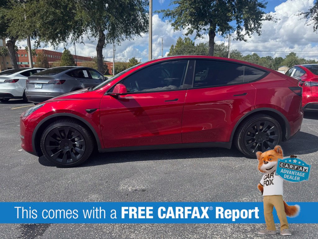 Used 2024 Tesla Model Y Long Range AWD/4WD image 2