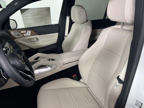 New 2025 Mercedes-Benz GLS 450 4MATIC image 17