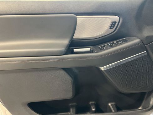 Used 2025 Ford Expedition Active AWD/4WD image 7