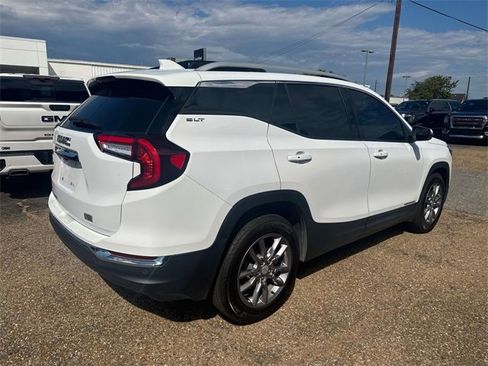 Used 2022 GMC Terrain SLT w/ Infotainment Package II image 6