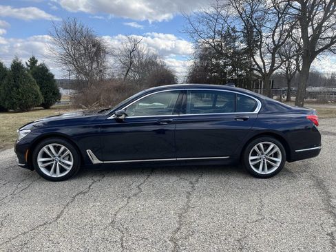 Used 2016 BMW 750i xDrive image 2